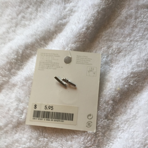 H&M package of goldtone rings with bonus - Picture 2 of 5